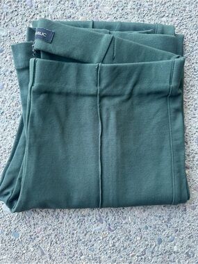 Women’s Banana Republic Dress Pants Green with Subtle Seam Detail Medium